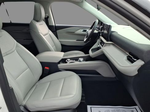 New 2026 Ford Explorer Active w/ Active Comfort Package image 12