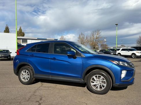 Used 2018 Mitsubishi Eclipse Cross ES FWD image 2