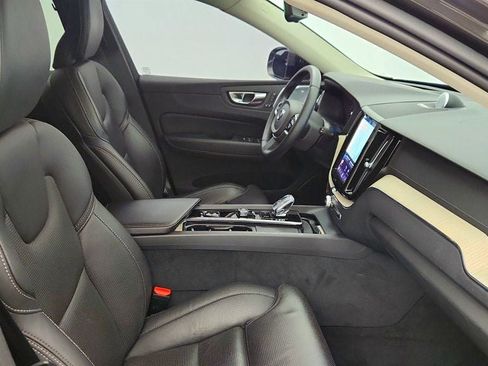 Used 2022 Volvo XC60 T8 Inscription w/ Advanced Package image 25