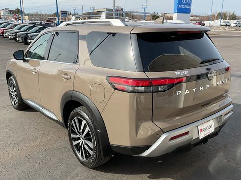 Used 2024 Nissan Pathfinder Platinum w/ Cargo Package AWD/4WD image 7
