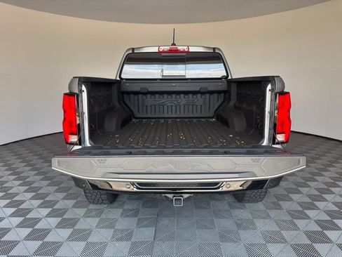 Used 2024 Chevrolet Colorado ZR2 w/ ZR2 Convenience Package III AWD/4WD image 30