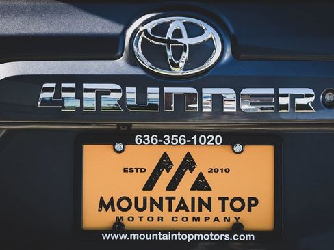 Used 2019 Toyota 4Runner SR5 AWD/4WD image 26