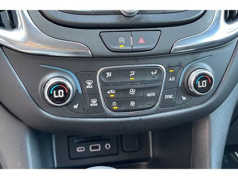 Used 2022 Chevrolet Equinox LT FWD image 27