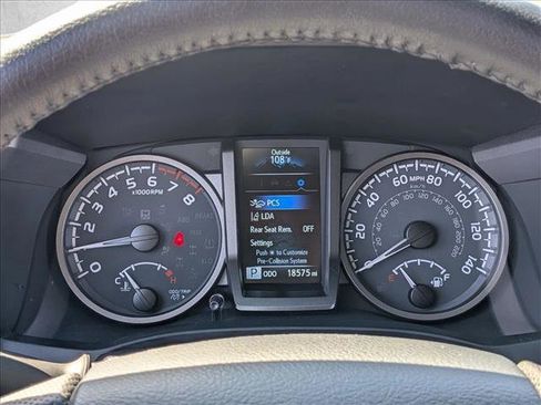 Used 2023 Toyota Tacoma TRD Off-Road AWD/4WD image 10