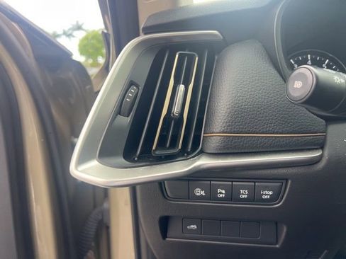 Used 2025 MAZDA CX-70 3.3 Turbo w/ Preferred Package AWD/4WD image 36