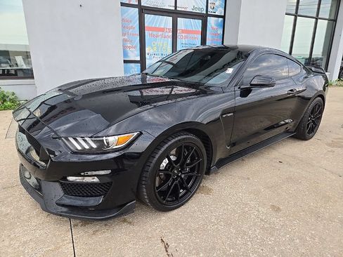Used 2019 Ford Mustang Shelby GT350 w/ Technology Package RWD image 2