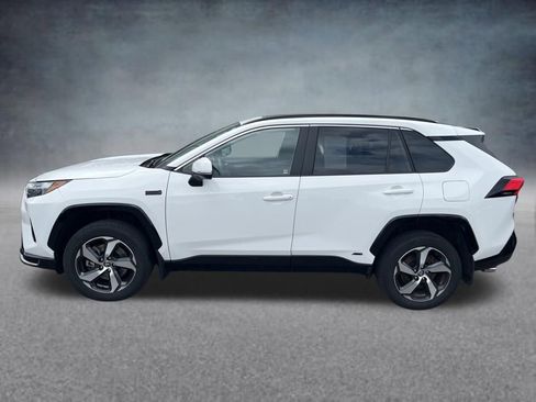 Used 2023 Toyota RAV4 SE w/ Weather & Moonroof Package AWD/4WD image 2