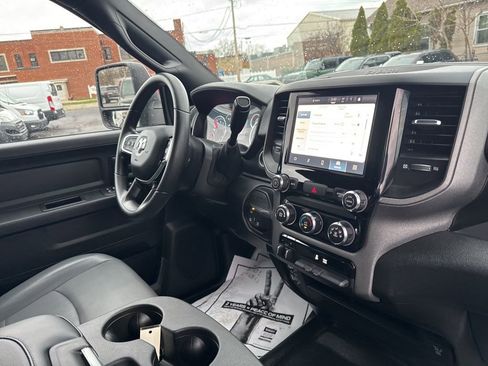 Used 2025 RAM 2500 Tradesman w/ Chrome Appearance Group image 30