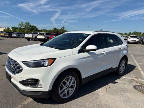 Used 2022 Ford Edge SEL w/ Convenience Package AWD/4WD image 10