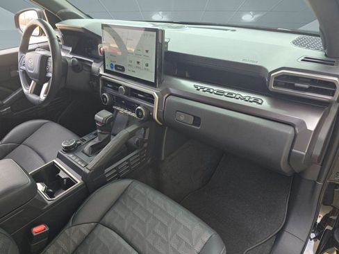 Used 2024 Toyota Tacoma TRD Off-Road w/ TRD Off Road Premium Package image 26