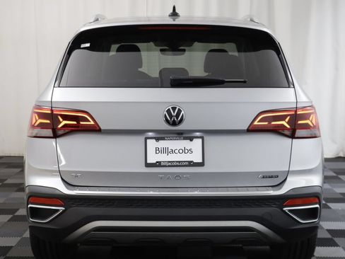 Used 2023 Volkswagen Taos SE w/ Panoramic Sunroof Package AWD/4WD image 15