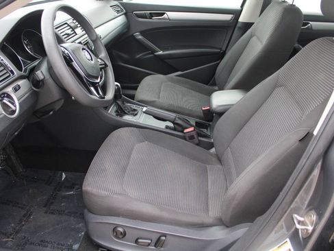 Used 2018 Volkswagen Passat 2.0T S FWD image 12