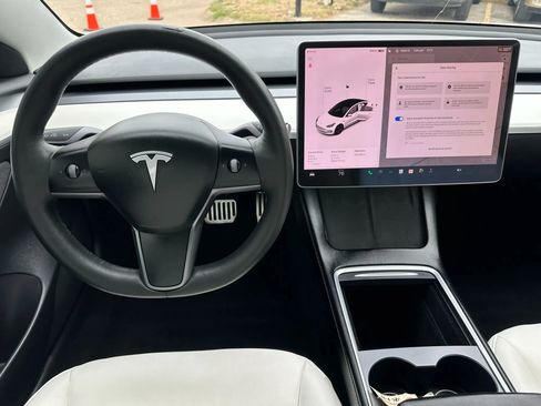 Used 2021 Tesla Model 3 Standard Range Plus image 27