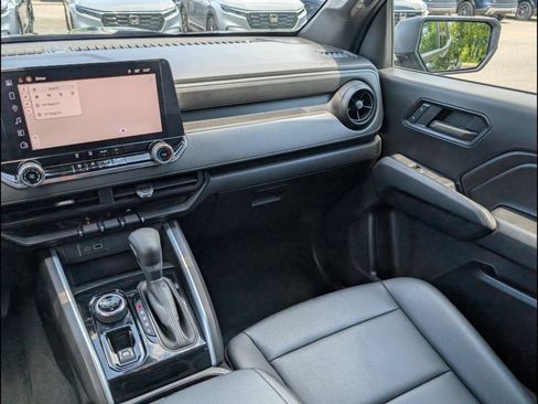 Used 2024 Chevrolet Colorado Trail Boss w/ Advanced Trailering Package AWD/4WD image 9