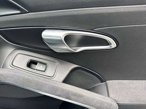 Certified 2018 Porsche 718 Cayman GTS image 17