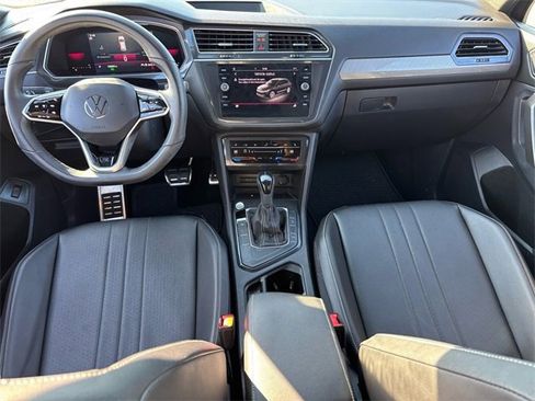 Used 2022 Volkswagen Tiguan SE R-Line image 9