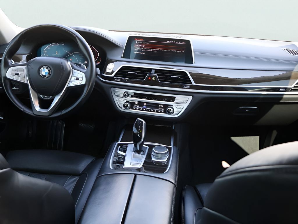 Used 2022 BMW 740i xDrive w/ Premium Package AWD/4WD image 15