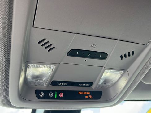 Used 2024 Chevrolet Blazer LT w/ Convenience Package image 17