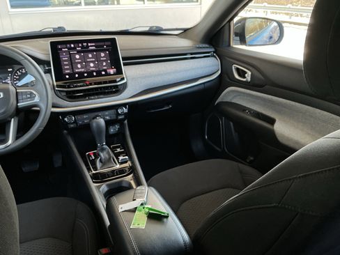 Used 2023 Jeep Compass Sport image 16