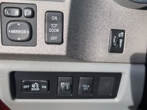 Used 2013 Toyota Tundra Platinum image 12