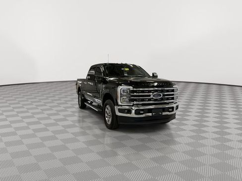 Used 2024 Ford F250 Lariat w/ Chrome Package image 2
