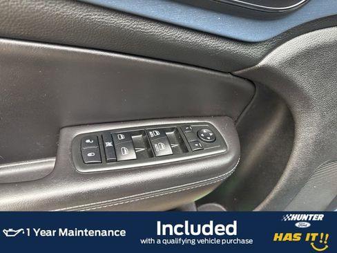 Used 2015 Chrysler 200 S w/ Comfort Group image 8