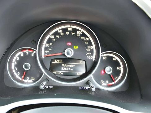 Used 2013 Volkswagen Beetle 2.5 image 17