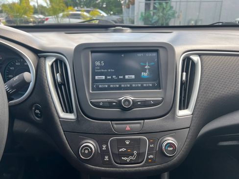 Used 2016 Chevrolet Malibu LS FWD image 9