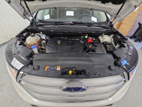 Used 2017 Ford Edge SEL w/ Equipment Group 201A AWD/4WD image 38