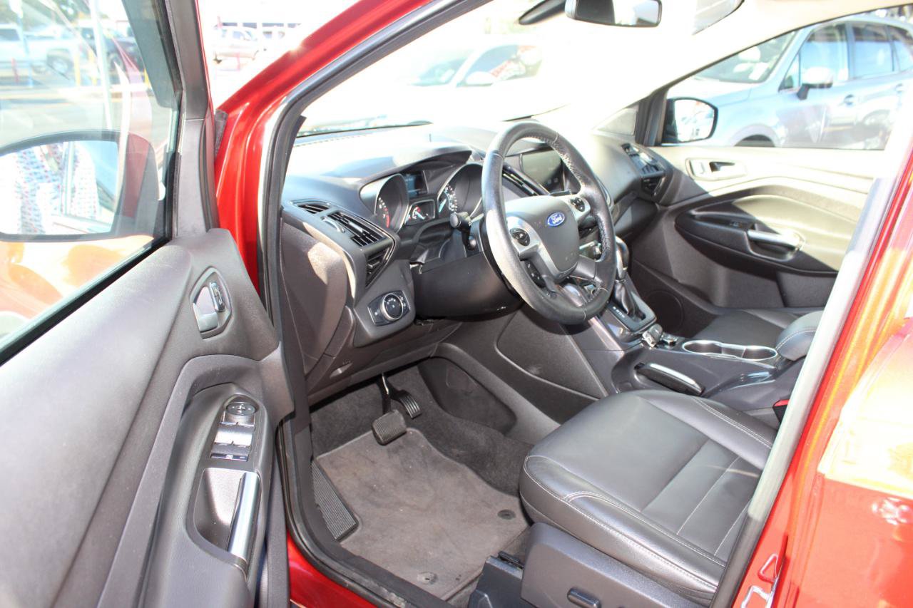 Used 2015 Ford Escape Titanium w/ Equipment Group 301A AWD/4WD image 14