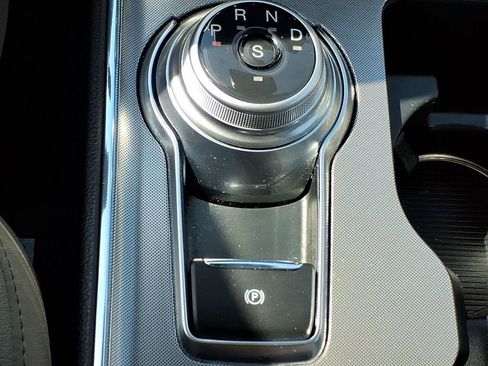 Used 2024 Ford Edge Titanium AWD/4WD image 17