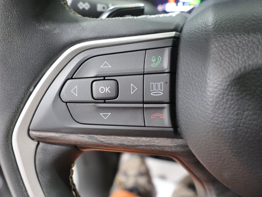 Used 2023 Jeep Grand Cherokee 4WD 4xe image 34