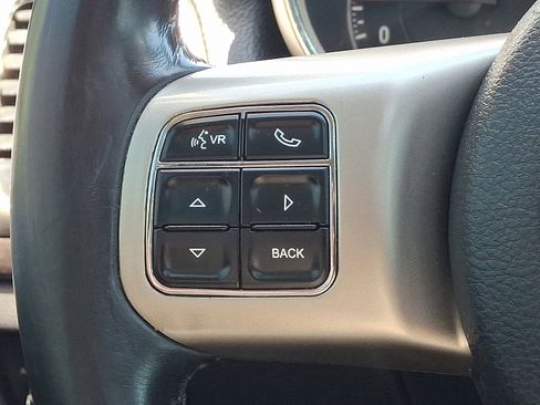 Used 2012 Jeep Grand Cherokee Laredo AWD/4WD image 24