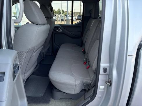 Used 2016 Nissan Frontier SV AWD/4WD image 25