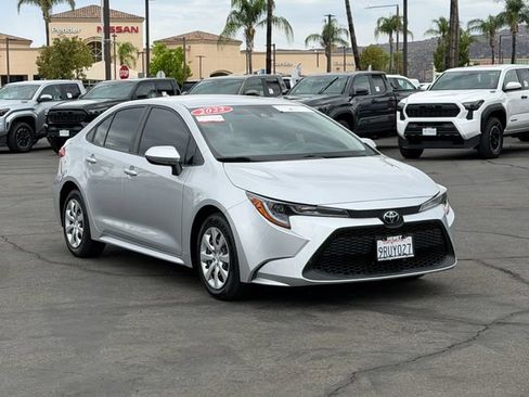 Used 2022 Toyota Corolla LE FWD image 3