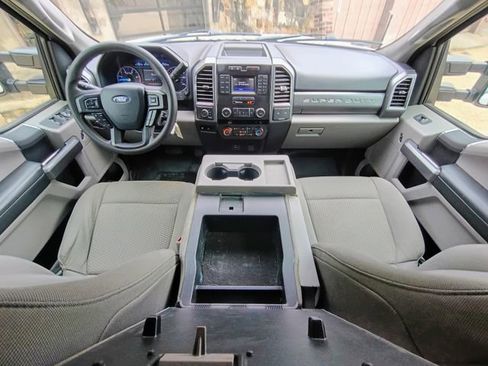 Used 2019 Ford F250 XLT image 45