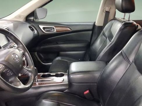 Used 2020 Nissan Pathfinder Platinum FWD image 9