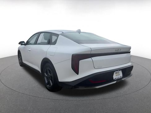 Used 2025 Kia K4 LXS image 11