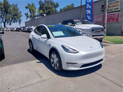 Used 2021 Tesla Model Y Long Range AWD/4WD image 3