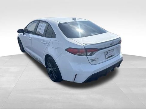 Used 2026 Toyota Corolla SE FWD image 3