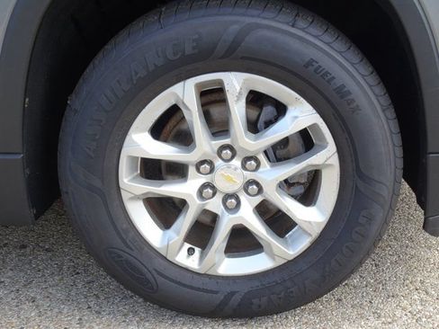 Used 2019 Chevrolet Traverse LT FWD image 26