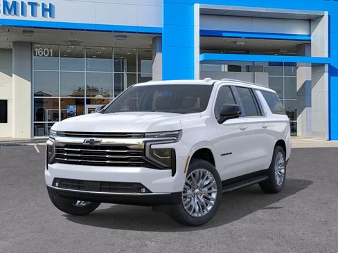 New 2026 Chevrolet Suburban LT image 6