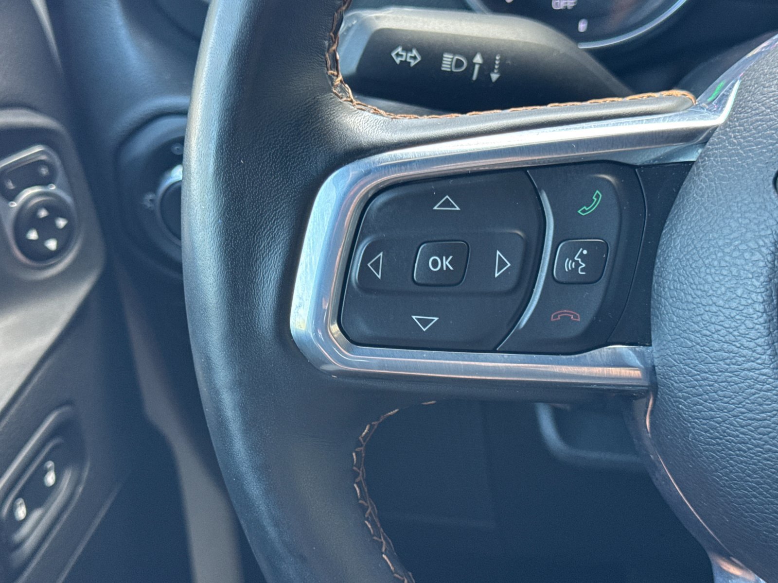 Used 2022 Jeep Wrangler Unlimited Sahara AWD/4WD image 28