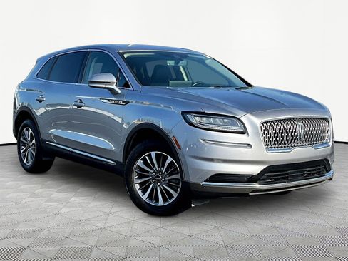 Used 2023 Lincoln Nautilus Reserve AWD/4WD image 3