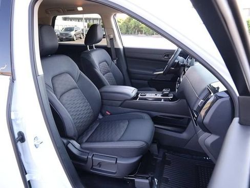 Certified 2025 Nissan Pathfinder SV AWD/4WD image 28