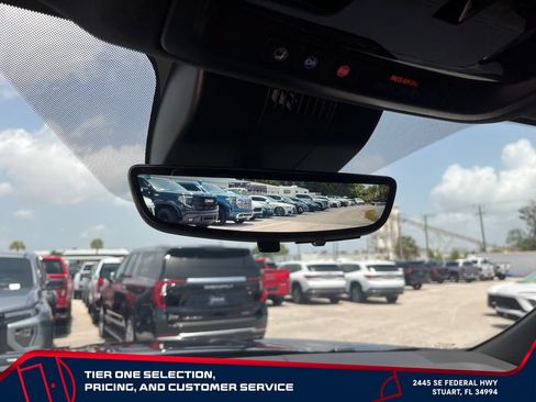 Used 2026 Chevrolet Suburban High Country RWD image 34