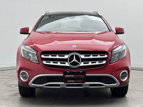 Used 2019 Mercedes-Benz GLA 250 4MATIC w/ Premium Package image 2