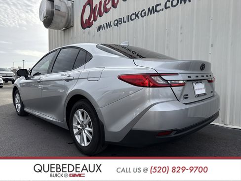 Used 2025 Toyota Camry LE image 11
