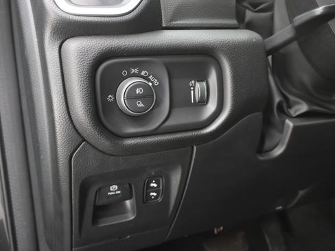 Used 2023 RAM 1500 Big Horn AWD/4WD image 40