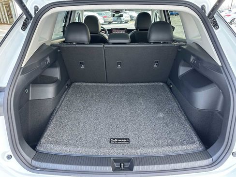 New 2026 Volkswagen Tiguan SE image 14